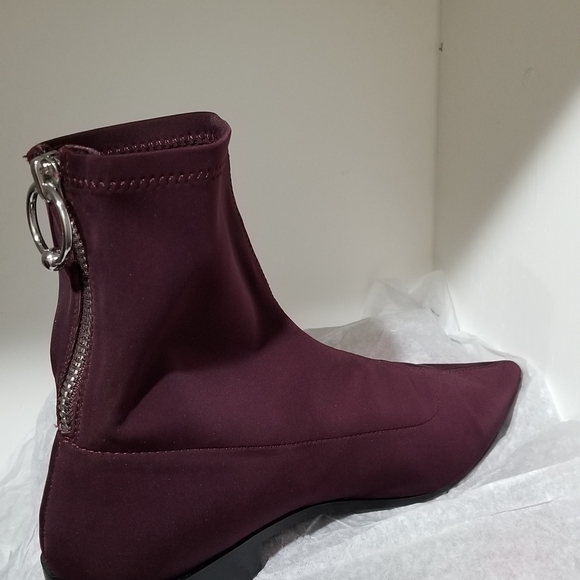 Zara Shoes - ZARA stretch zip pointed toe ankle sock boots. Size 41 EU (11) Burgundy color.